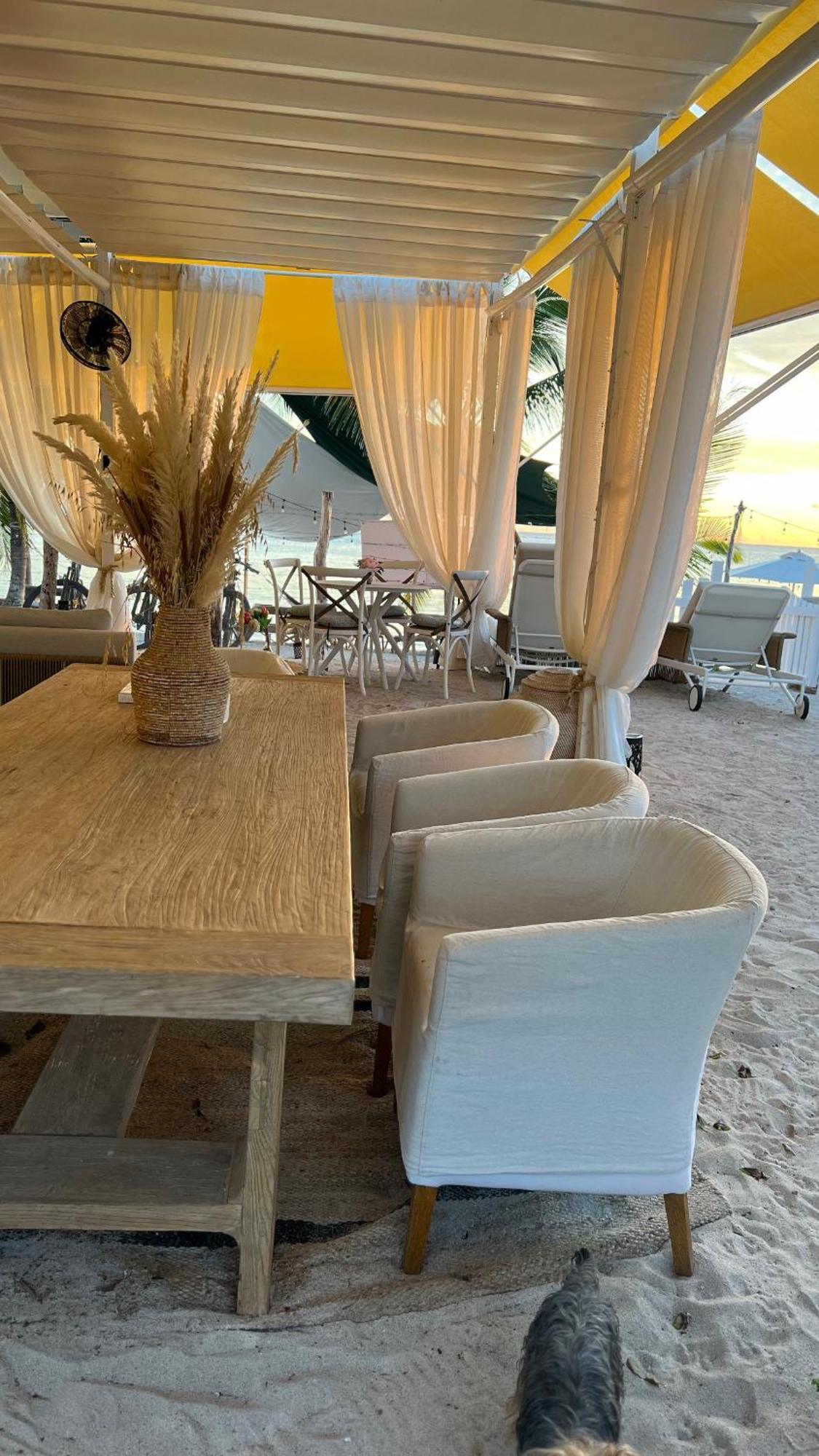 Casa Rosada Beach Front Mano Juan Bagian luar foto